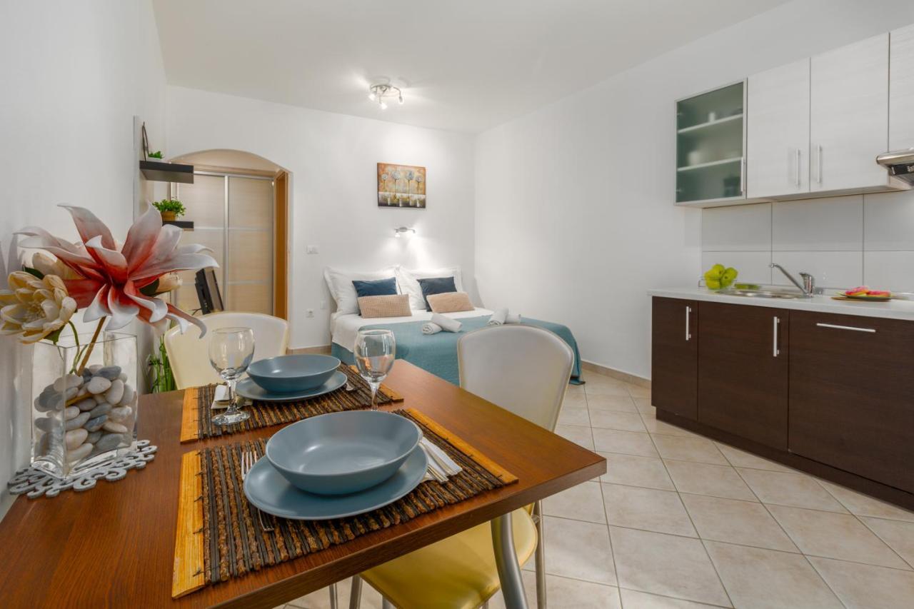 Studio Apartments Pinia-Marina Poreč Eksteriør billede