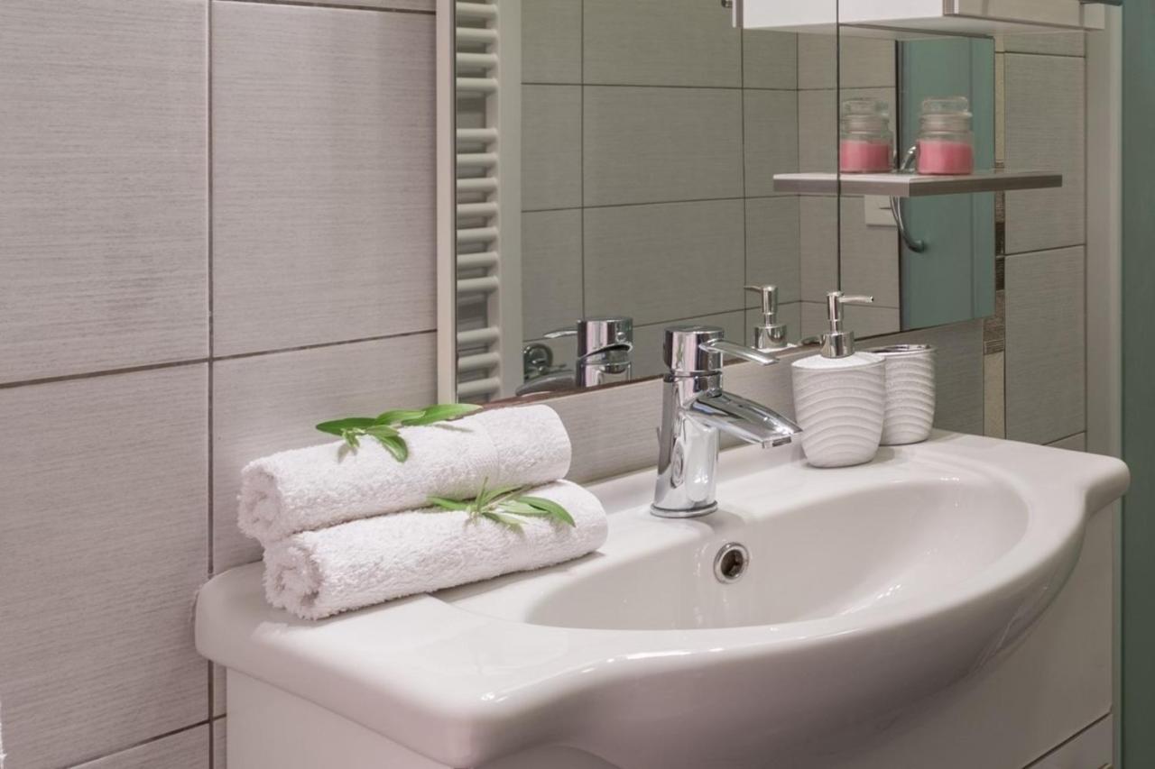 Studio Apartments Pinia-Marina Poreč Eksteriør billede